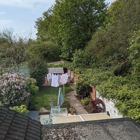 6 Trinity Grove Ella Street Hu5 3Bb Bed & Breakfast Kingston upon Hull Exterior photo